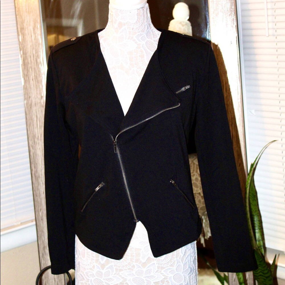 Asymmetrical jacket